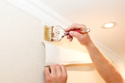 Pose de papier peint au Nizan — revêtements muraux et toiles de verre